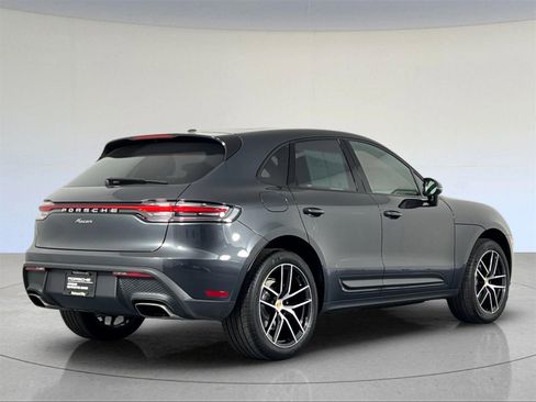 Used 2025 Porsche Macan image 8