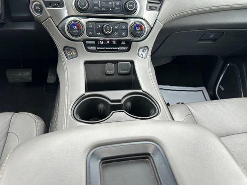 Used 2019 Chevrolet Suburban LT image 40