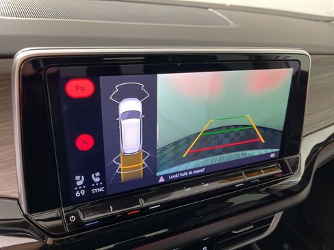 Used 2024 Volkswagen Atlas SEL image 32