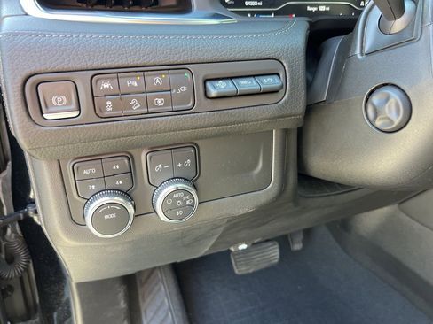 Used 2022 GMC Yukon Denali AWD/4WD image 12