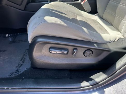 Used 2018 Honda CR-V EX image 12