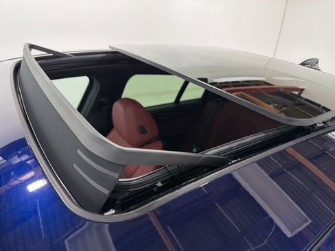 Certified 2023 BMW X4 M40i w/ Premium Package image 27