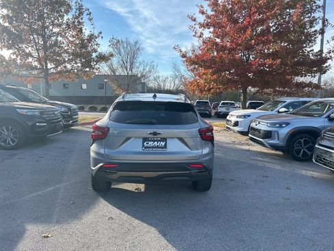 Used 2025 Chevrolet Trax ACTIV w/ Driver Confidence Package image 4