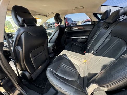 Used 2015 Lincoln MKZ image 12