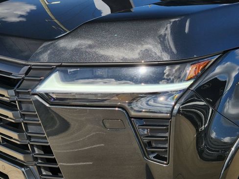 Used 2025 Lexus GX 550 w/ Accessory Package (2T) AWD/4WD image 9