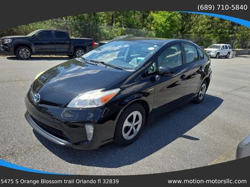 Used 2012 Toyota Prius Two FWD image 1