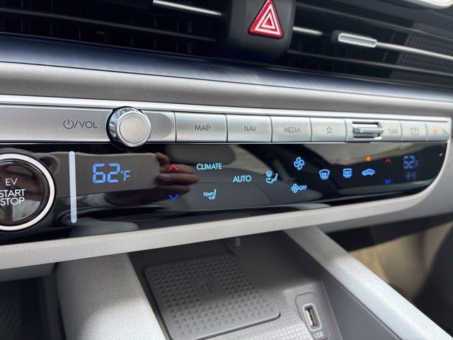 Used 2025 Hyundai Ioniq 6 SEL RWD image 11