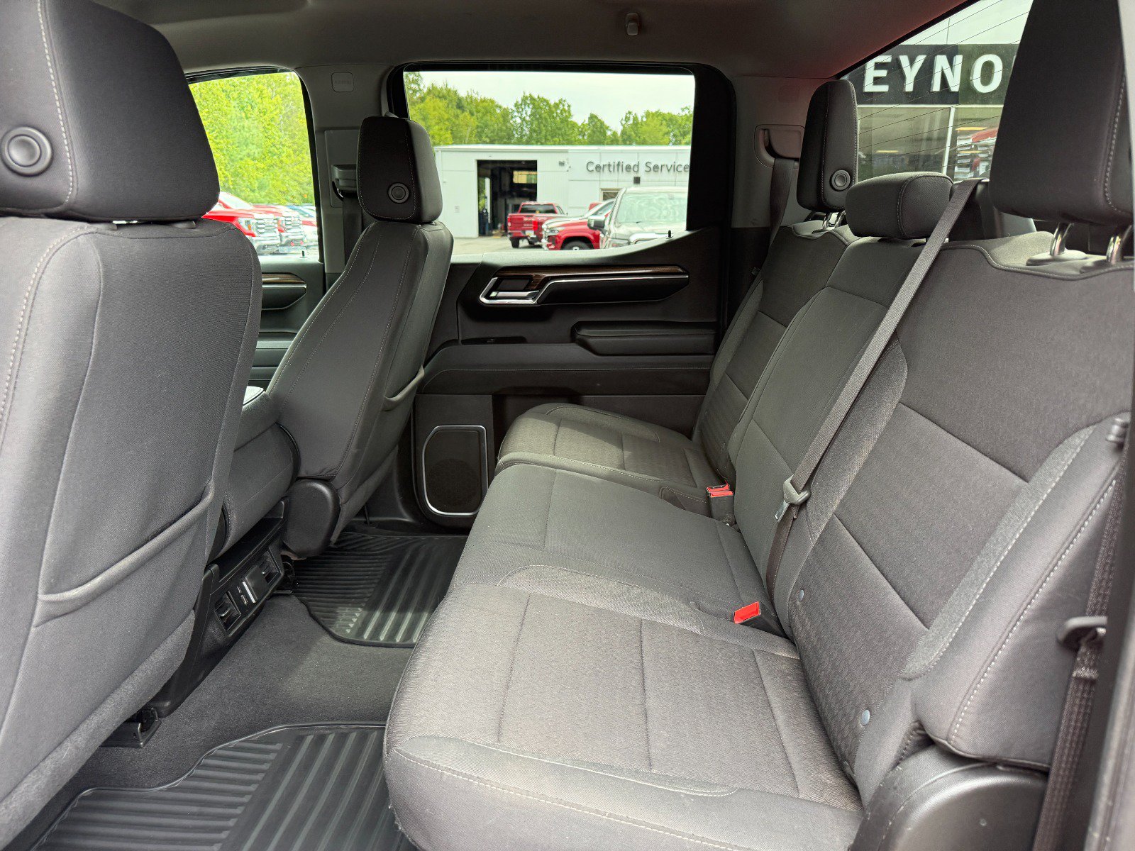 Certified 2024 Chevrolet Silverado 1500 LT AWD/4WD image 16
