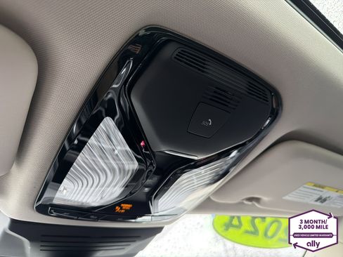 Used 2024 BMW X7 xDrive40i w/ Executive Package image 22