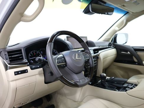 Used 2018 Lexus LX 570 4WD image 15
