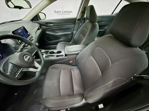 Used 2024 Nissan Altima 2.5 SV image 19