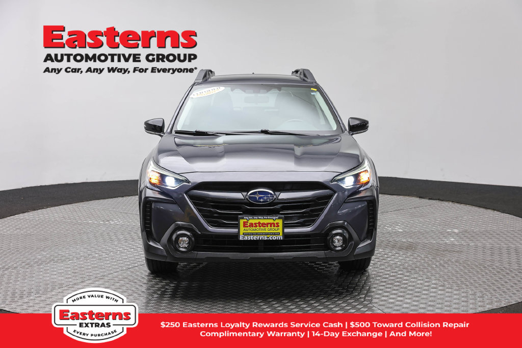 Used 2023 Subaru Outback Premium AWD/4WD image 3