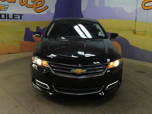 Used 2019 Chevrolet Impala LT FWD image 3