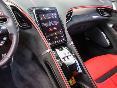 Certified 2025 Ferrari Roma Spider RWD image 20