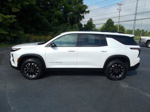 Used 2024 Chevrolet Traverse Z71 w/ Enhanced Driving Package AWD/4WD image 3