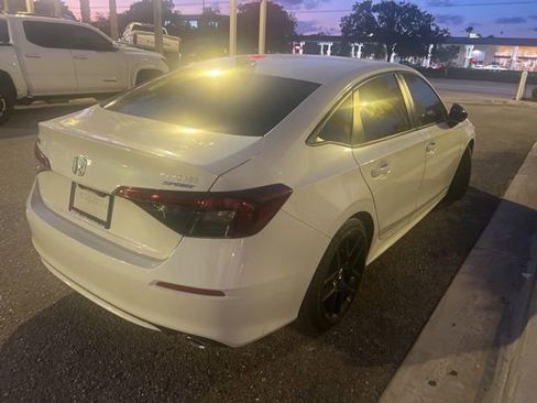 Used 2025 Honda Civic Sport image 9