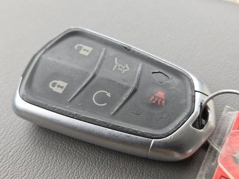 Used 2021 Cadillac XT6 Premium Luxury image 35