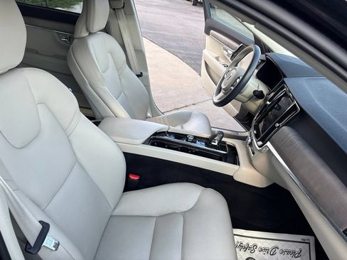 Certified 2023 Volvo S90 B6 Plus AWD/4WD image 32