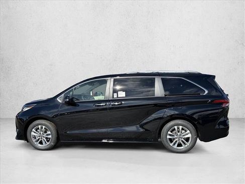 New 2026 Toyota Sienna Limited image 4
