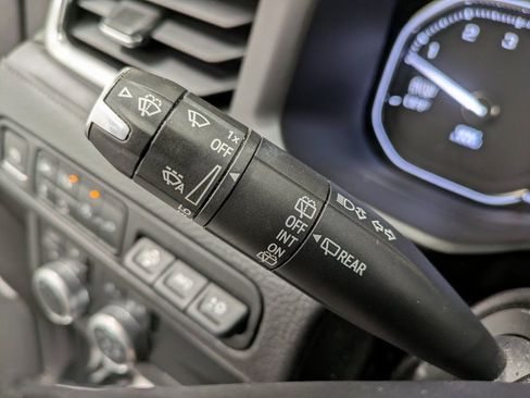 Used 2021 GMC Yukon Denali w/ Denali Premium Package image 17