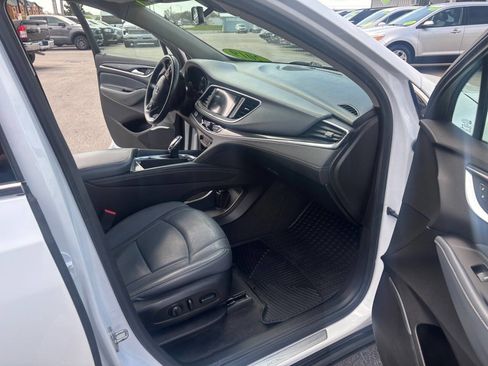 Used 2019 Buick Enclave Essence AWD/4WD image 16
