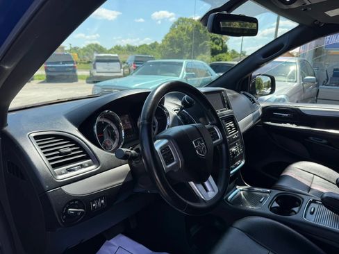 Used 2019 Dodge Grand Caravan GT FWD image 12