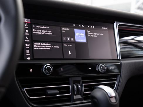 Certified 2026 Porsche Macan S AWD/4WD image 25