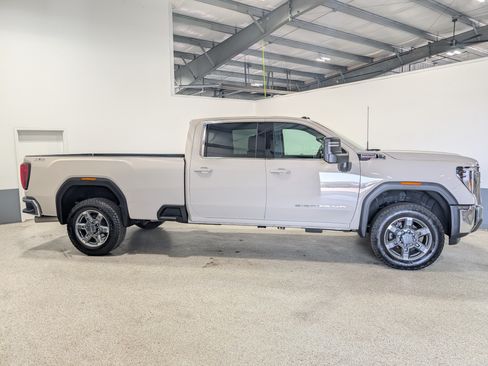 Used 2026 GMC Sierra 3500 SLE w/ SLE Value Package AWD/4WD image 2
