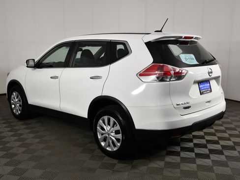 Used 2015 Nissan Rogue S AWD/4WD image 8