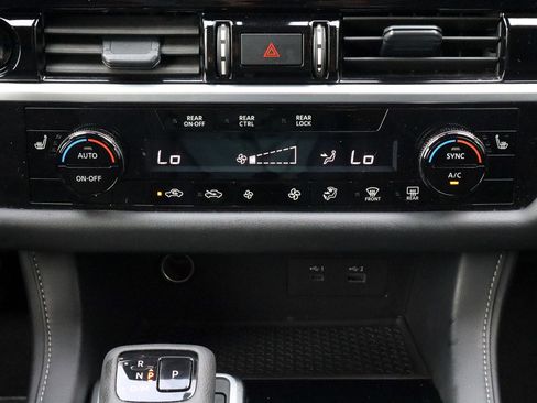 Used 2025 Nissan Pathfinder SV FWD image 21