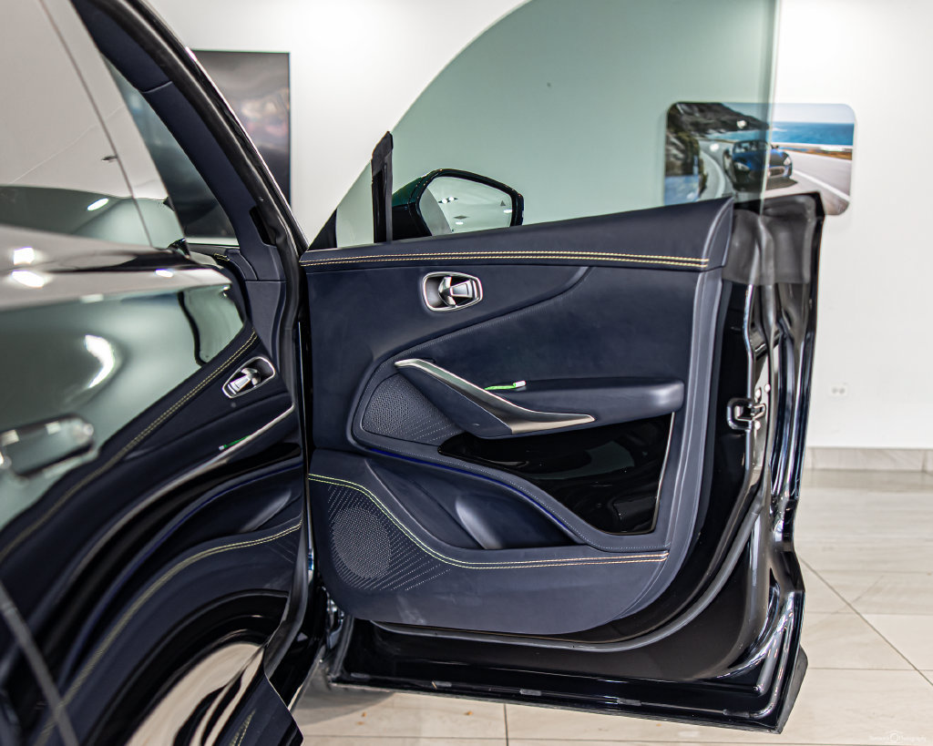 Used 2022 Aston Martin DBX AWD/4WD image 44