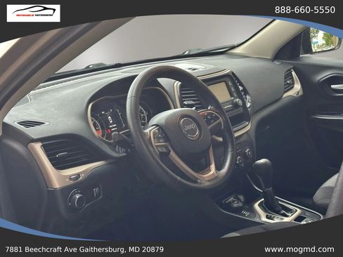 Used 2014 Jeep Cherokee Sport image 19
