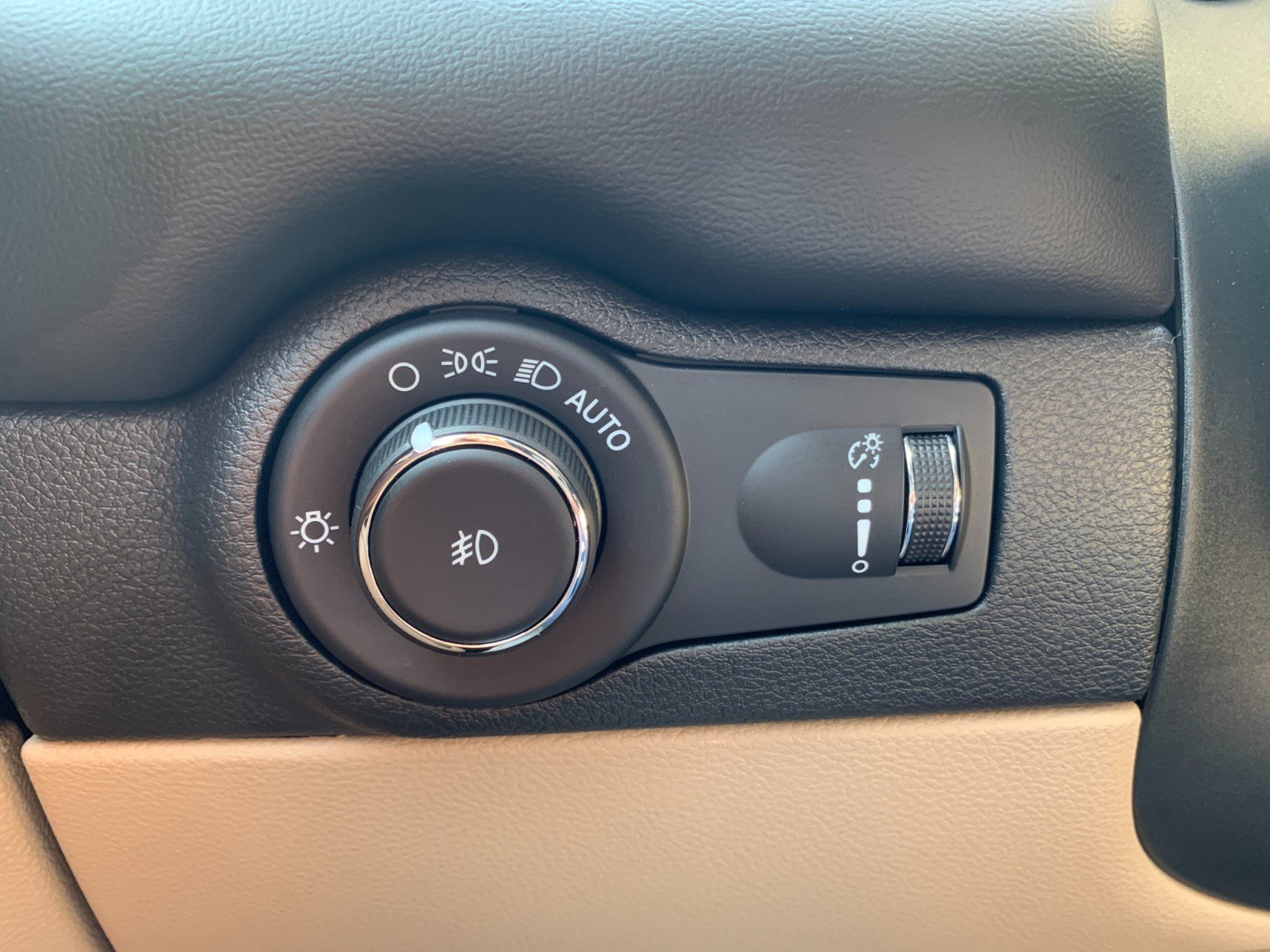 Used 2021 Dodge Durango SXT AWD/4WD image 16