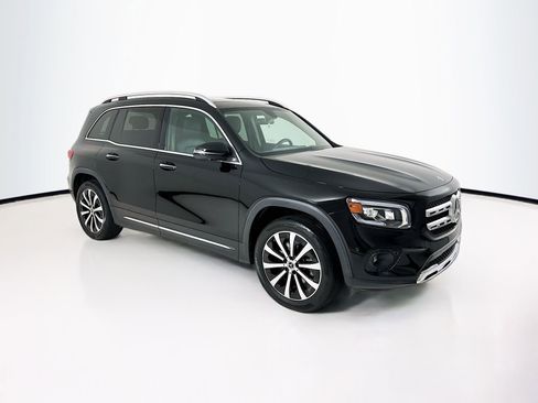 Used 2022 Mercedes-Benz GLB 250 image 1