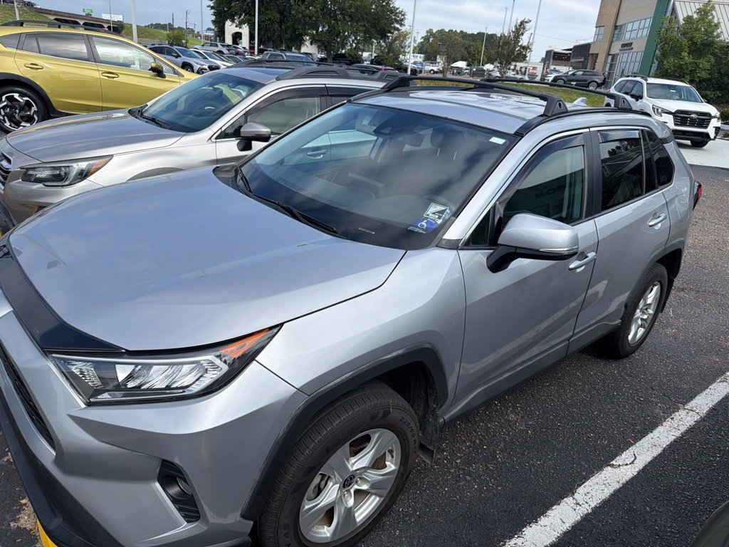 Used 2021 Toyota RAV4 XLE AWD/4WD image 1