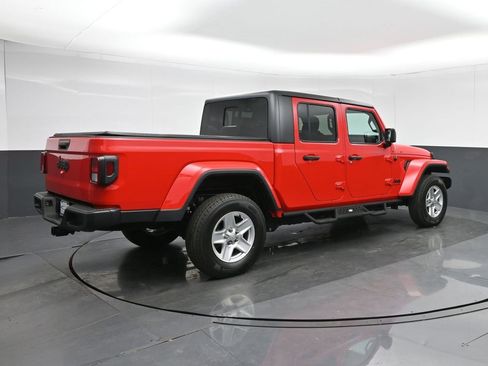 Used 2023 Jeep Gladiator Sport image 7