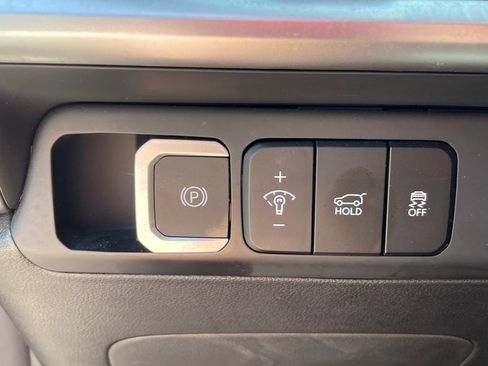 Used 2025 Hyundai Santa Fe SEL FWD image 12