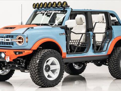 Used 2025 Ford Bronco 4-Door image 2