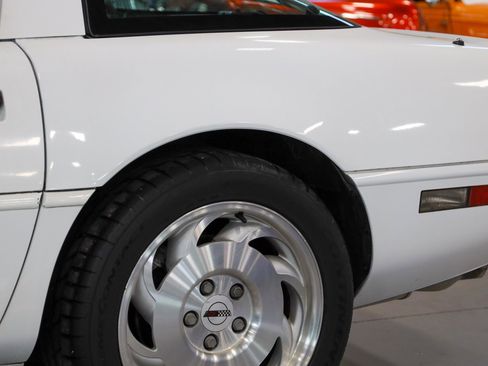 Used 1993 Chevrolet Corvette Coupe image 18