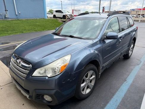 Used 2013 Subaru Outback 2.5i Limited AWD/4WD image 2