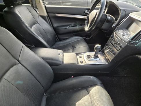 Used 2010 INFINITI G37 Journey w/ Premium Pkg image 3