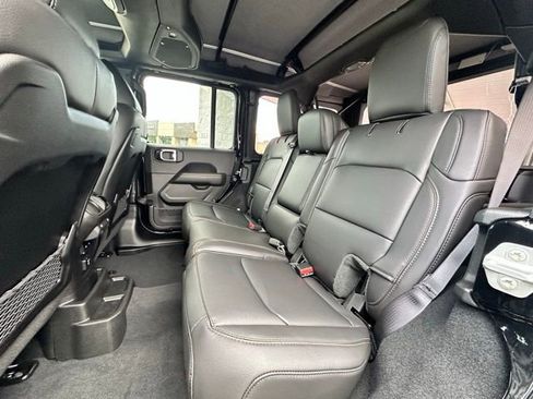 New 2025 Jeep Wrangler Sahara AWD/4WD image 23