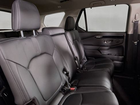 Used 2023 Honda Pilot Touring image 36