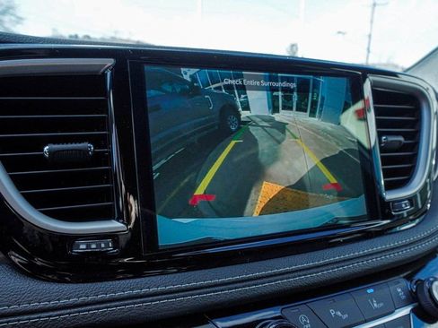 New 2026 Chrysler Pacifica Select image 18