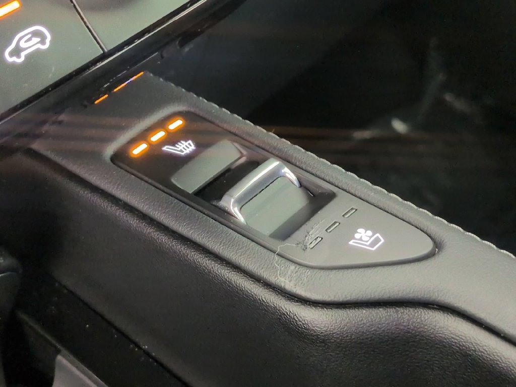 Used 2025 Kia Telluride AWD image 35