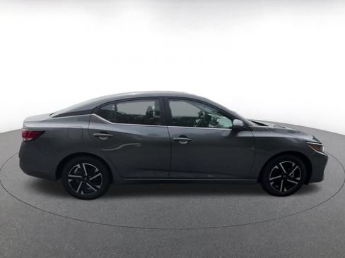 Used 2025 Nissan Sentra SV FWD image 16