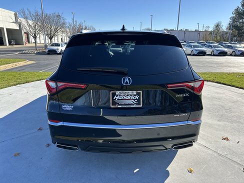 Used 2024 Acura MDX SH-AWD w/ Advance Package image 9
