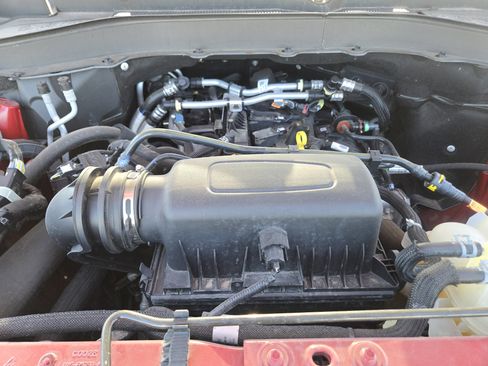 Used 2022 Ford Explorer XLT w/ Equipment Group 202A image 29