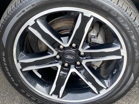 Used 2021 Ford Expedition Limited image 27