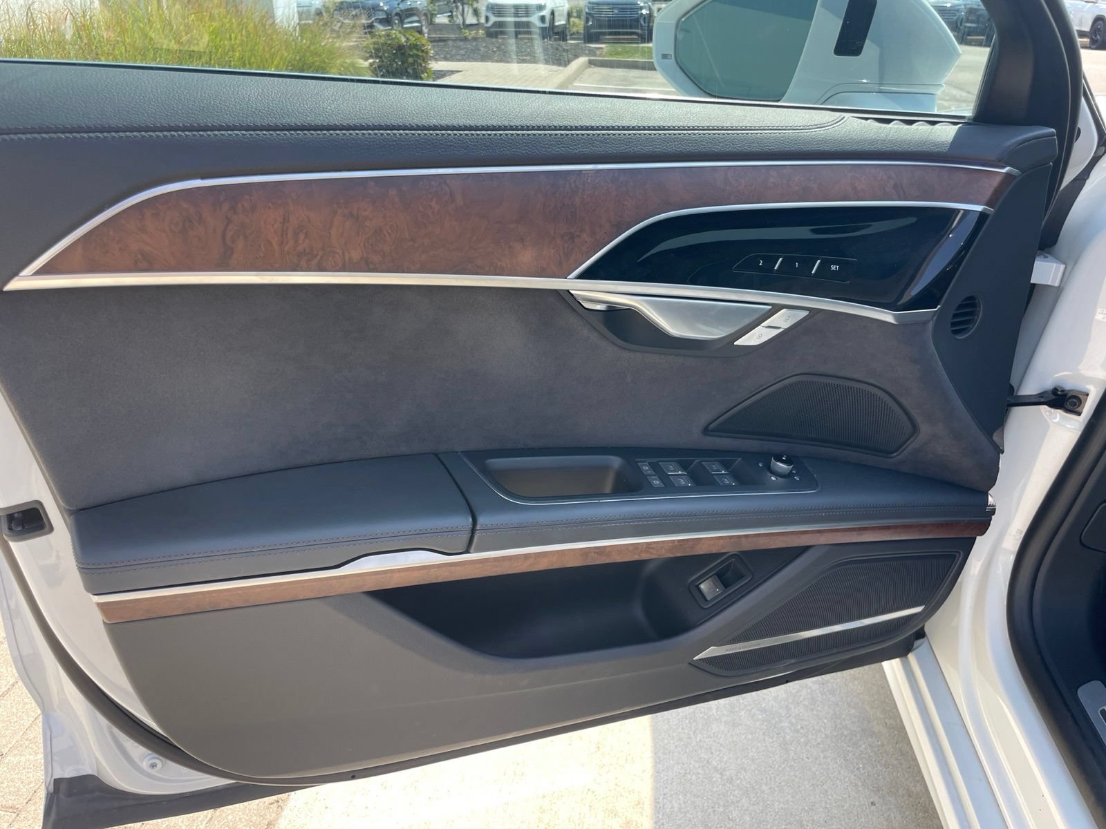 Used 2023 Audi A8 L 3.0T AWD/4WD image 17